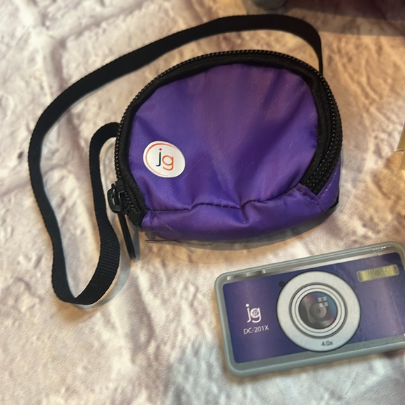 Journey girls travel set rolling suitcase for 18” dolls - Picture 2 of 6